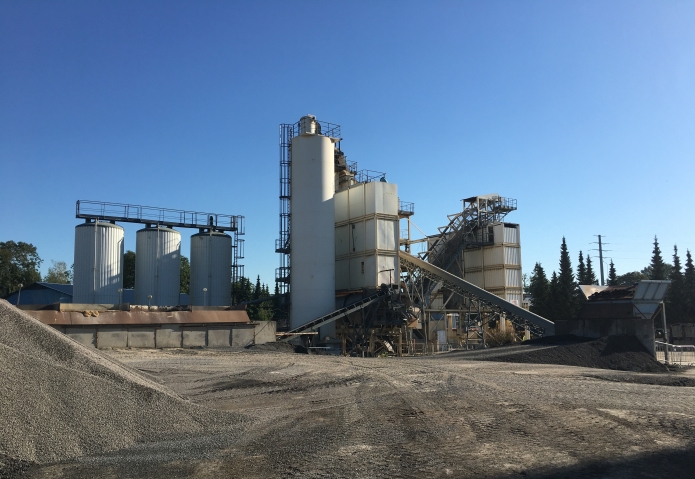 Zbiorniki i infrastruktura zakładu